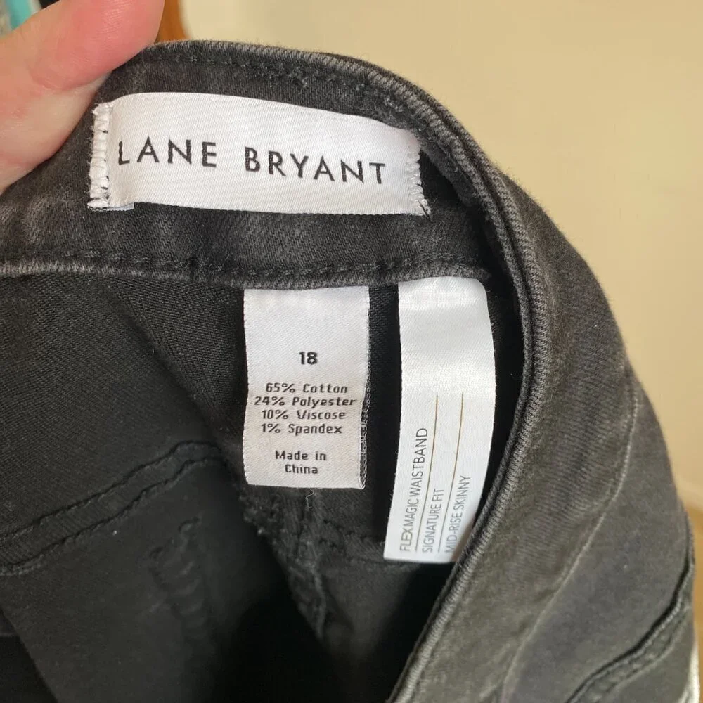 Lane Bryant Black Signature Fit Mid-Rise Skinny Jeans size 18 with Flex Magic